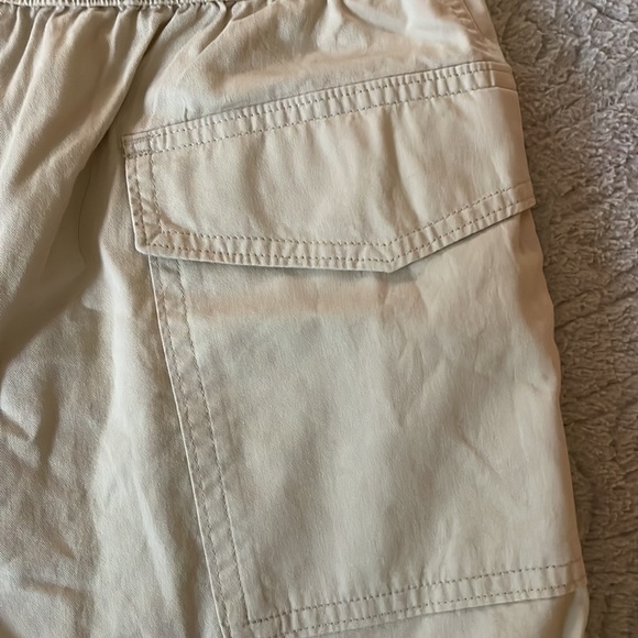 Abercrombie Cargo Shorts - Picture 5 of 5